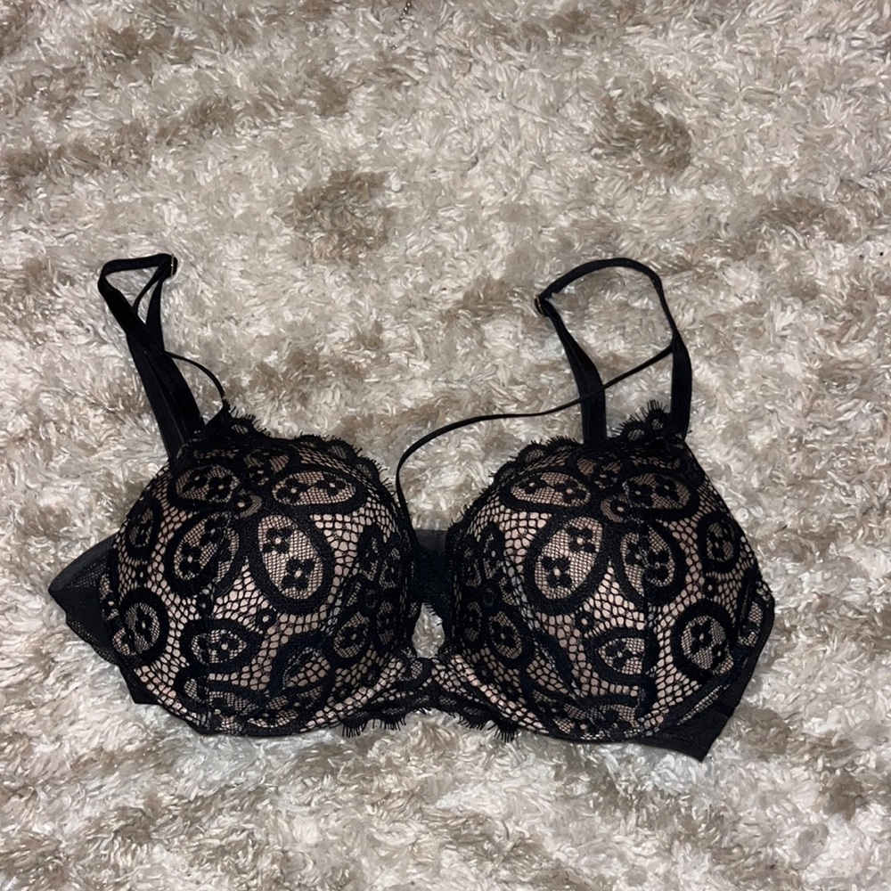 Victoria’s Secret Black Lace Bombshell Bra